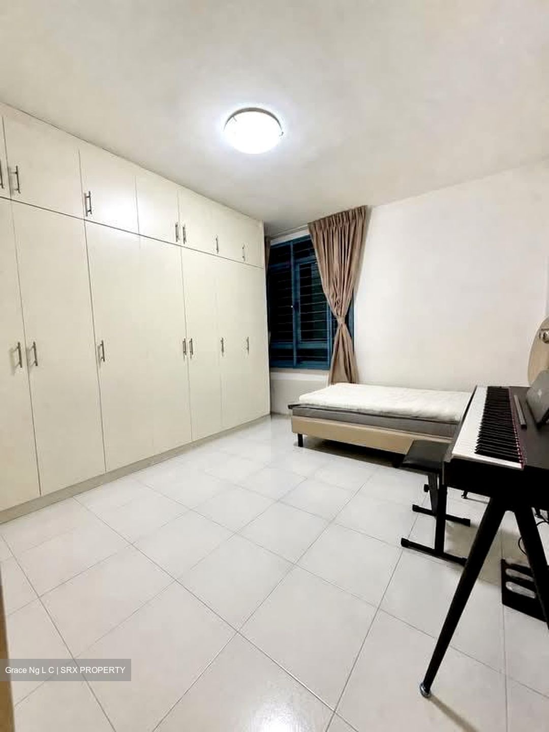 Blk 182 Edgefield Plains (Punggol), HDB Executive #556465611